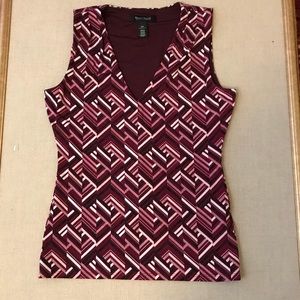 4/20 White House Black Market Geometric Top XXS